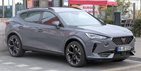 CUPRA Formentor gris de tres cuartos delantero