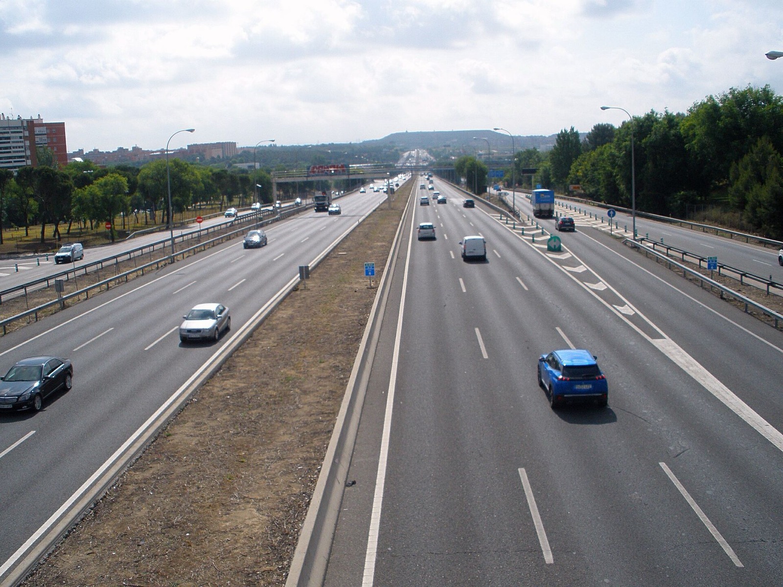 Tráfico en la autovía A-3 a la salida de Madrid