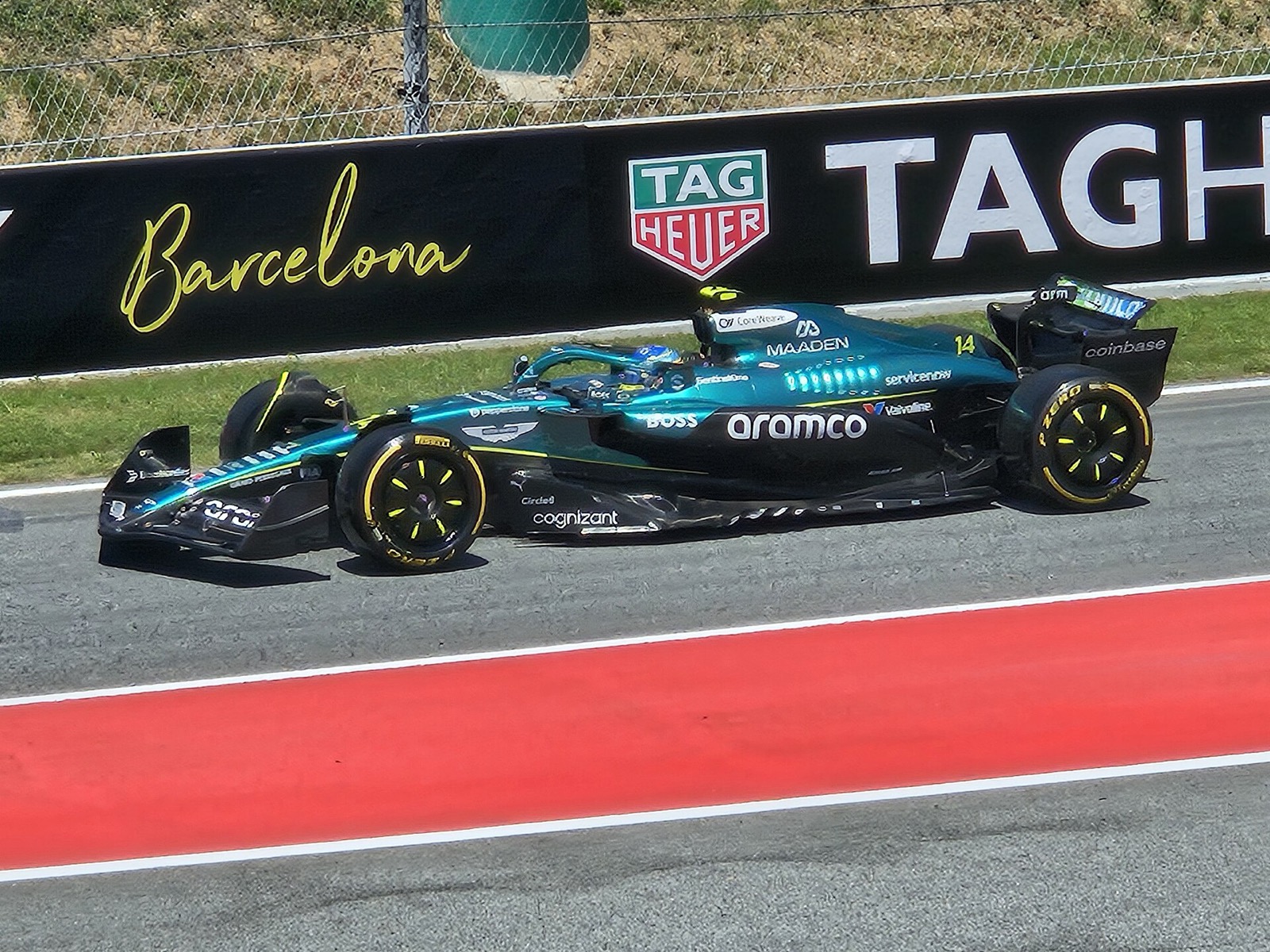 Fernando Alonso en el circuito de Barcelona en 2025