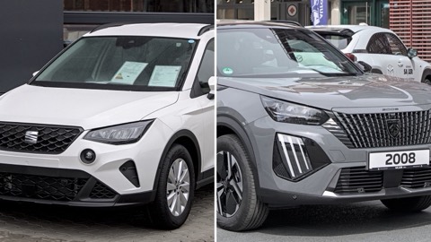 SEAT Arona y Peugeot 2008 uno junto al otro, en una imagen dividida en dos mitades